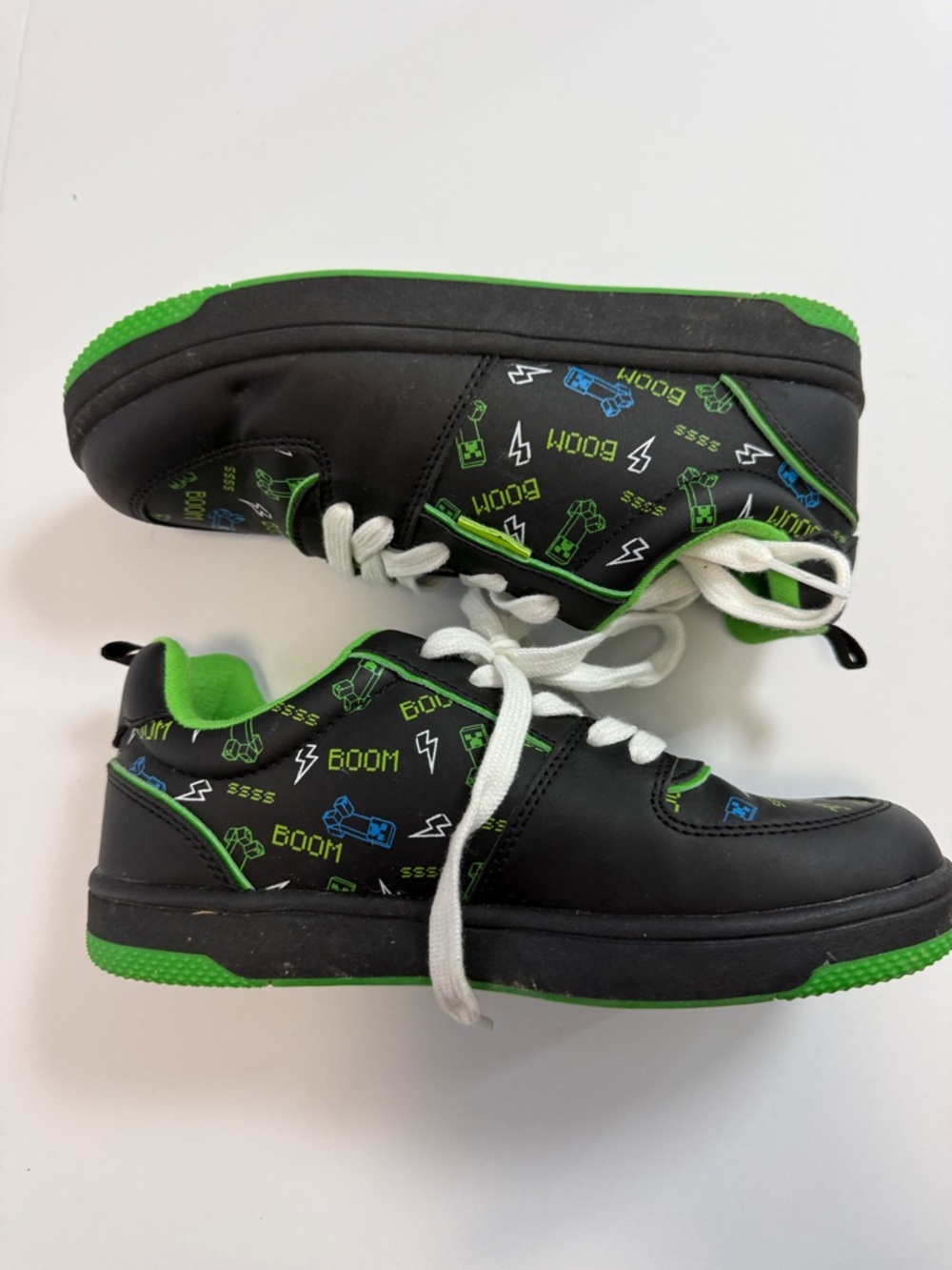 Kids Black & Green Casual Lace-Up Shoes Minecraft EUC